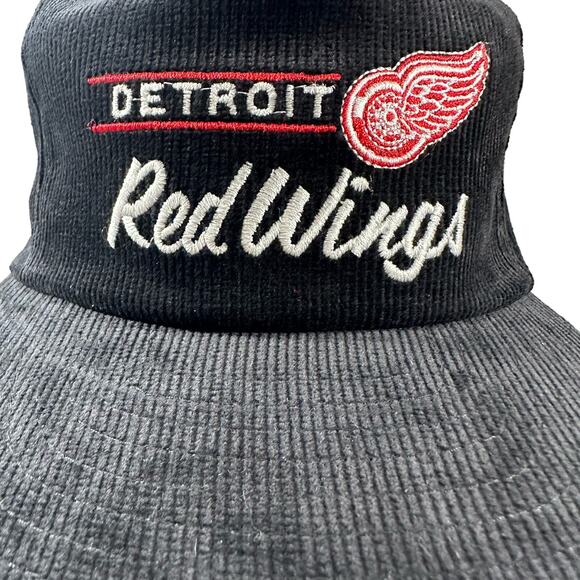 Vintage NHL Detroit Red Wings Black Corduroy Snapback Hat Excellent Condition - Picture 2 of 10